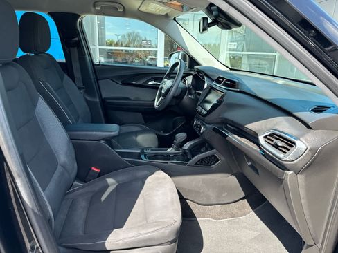 Used 2023 Chevrolet TrailBlazer LT w/ Convenience Package FWD image 4