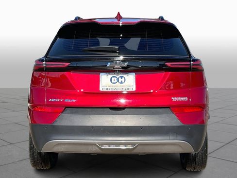 Certified 2023 Chevrolet Bolt EUV LT w/ Convenience Package image 6