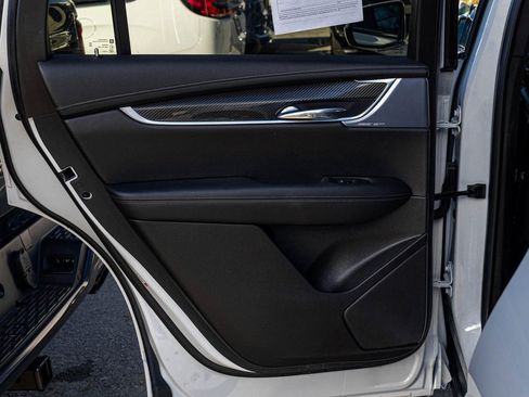 Used 2023 Cadillac XT6 Sport image 14