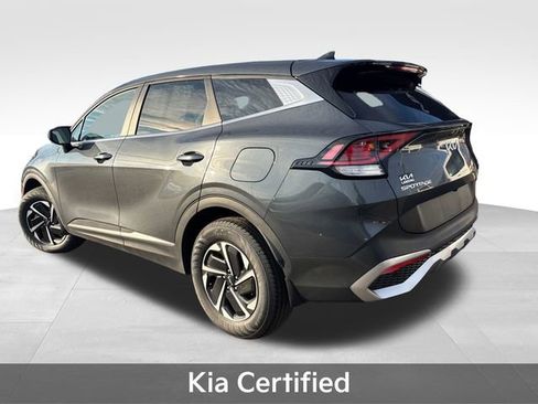 Used 2023 Kia Sportage LX image 3