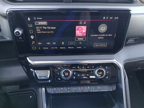 Used 2025 GMC Sierra 1500 Denali w/ Technology Package AWD/4WD image 39