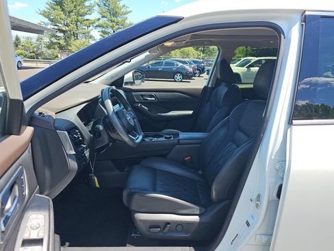 Used 2023 Nissan Rogue Platinum AWD/4WD image 6