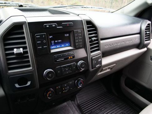 Used 2019 Ford F550 XL / DRW / Knapheide KUV / V8 image 11