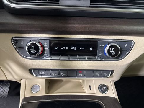 Used 2023 Audi Q5 2.0T Premium w/ Convenience Package AWD/4WD image 21