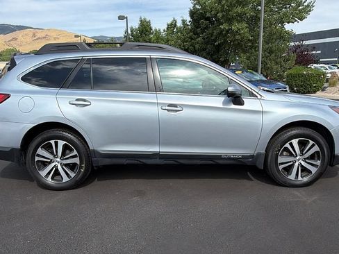 Used 2018 Subaru Outback 2.5i Limited AWD/4WD image 2