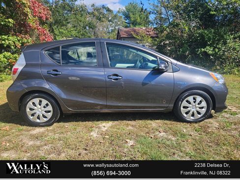 Used 2012 Toyota Prius C One image 6