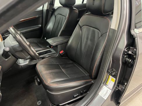 Used 2012 Lincoln MKZ image 25
