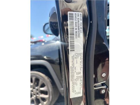 Used 2021 Jeep Compass Latitude w/ Sun and Sound Group AWD/4WD image 17