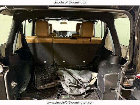 Used 2012 Jeep Wrangler Unlimited Sahara w/ Connectivity Group image 26