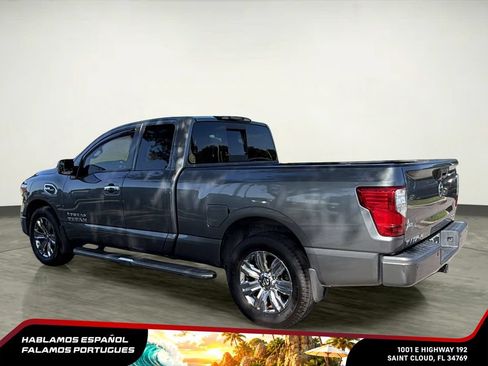 Used 2017 Nissan Titan SV RWD image 4