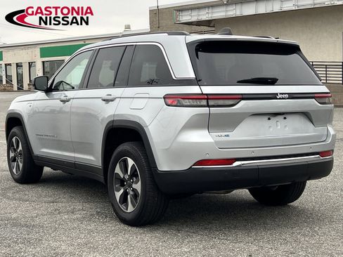 Used 2022 Jeep Grand Cherokee Limited 4xe image 37