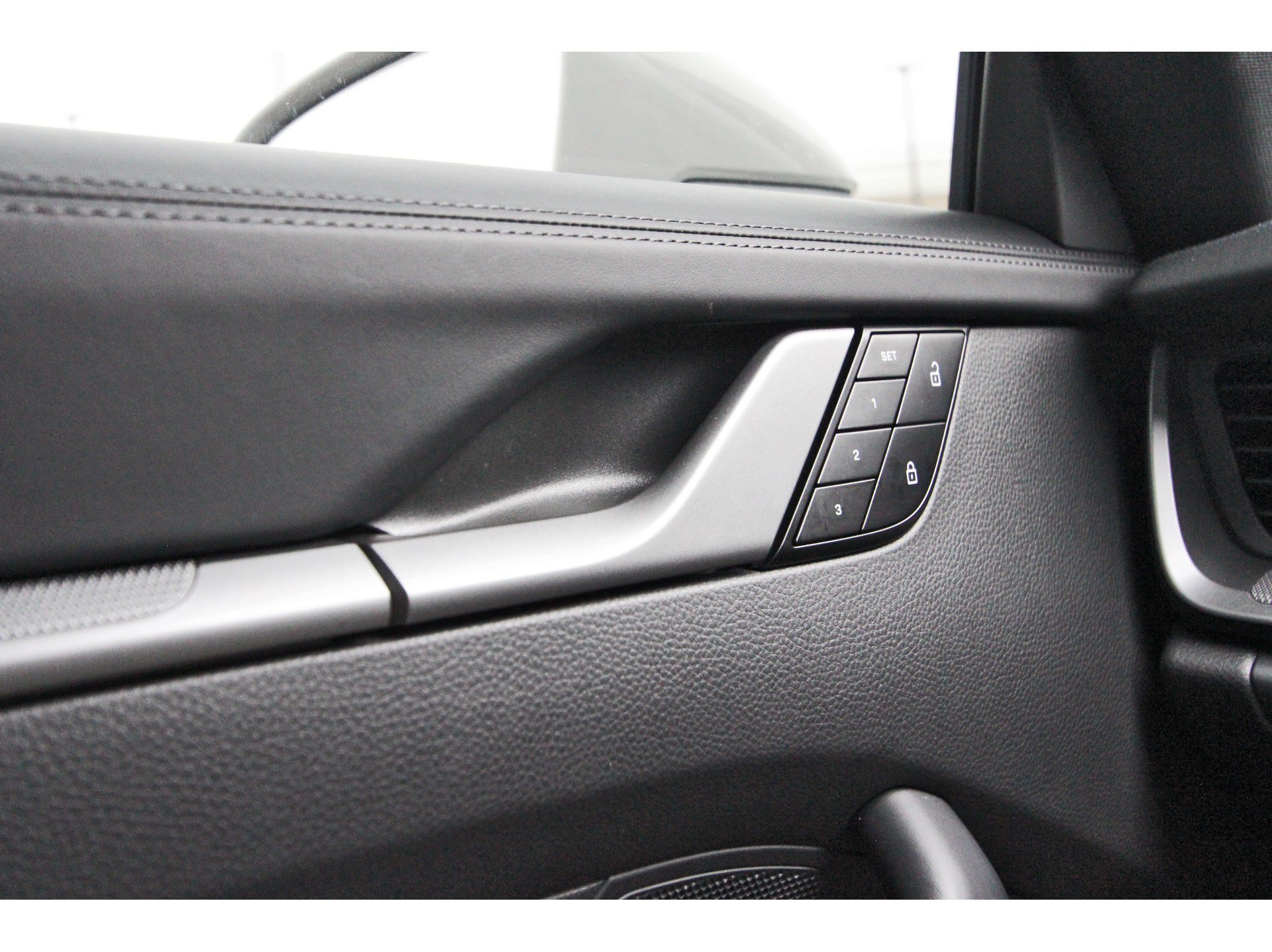 Used 2025 Porsche 911 Carrera S RWD image 17