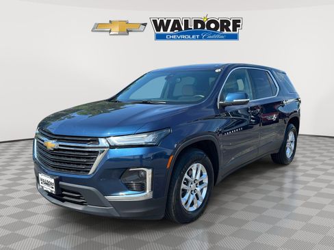 Used 2023 Chevrolet Traverse LS w/ Safety Package FWD image 3