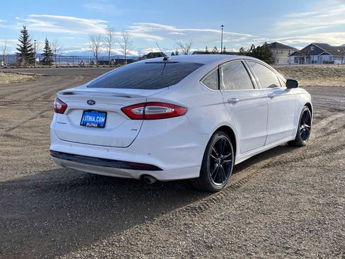Used 2016 Ford Fusion SE image 12