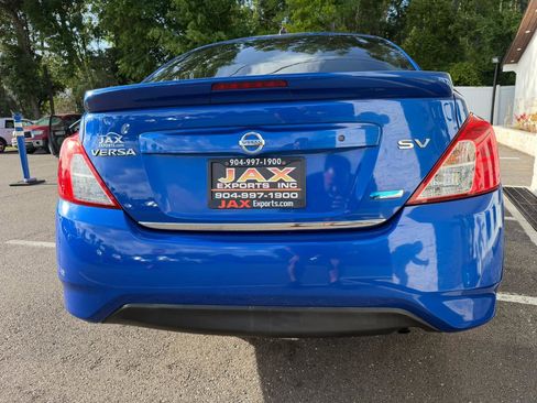 Used 2015 Nissan Versa SV FWD image 13