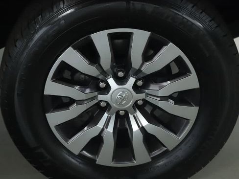 Certified 2023 Toyota Tacoma Limited AWD/4WD image 10