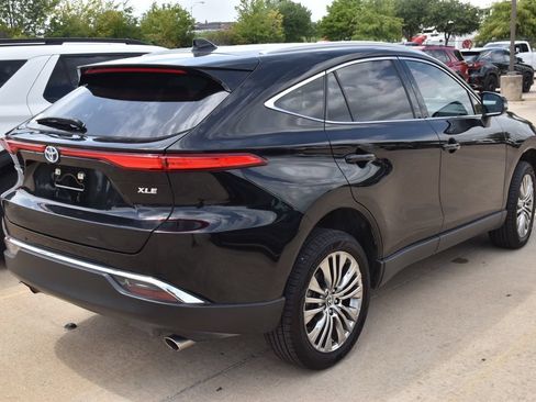 Used 2023 Toyota Venza XLE AWD/4WD image 6