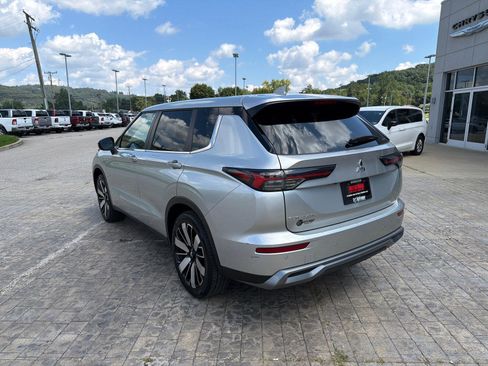 Used 2025 Mitsubishi Outlander SE AWD/4WD image 6