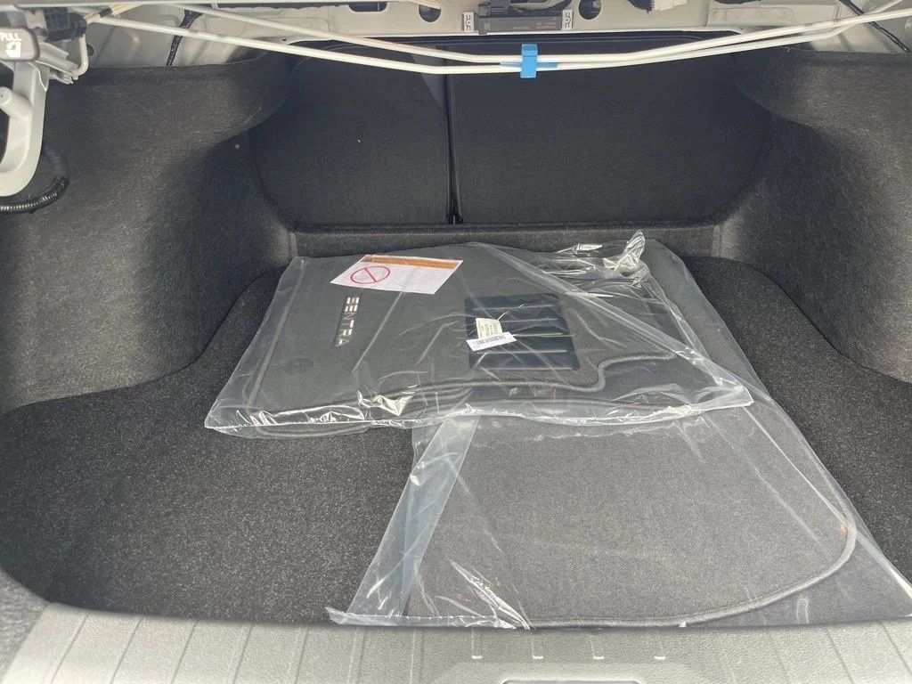 Used 2026 Nissan Sentra SR w/ Floor Mat Package FWD image 20