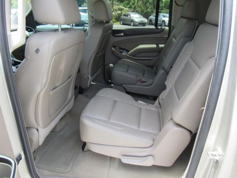Used 2015 GMC Yukon XL SLT w/ HD Trailering Package RWD image 35