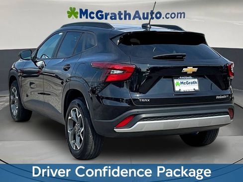 Used 2025 Chevrolet Trax LT w/ Driver Confidence Package FWD image 6
