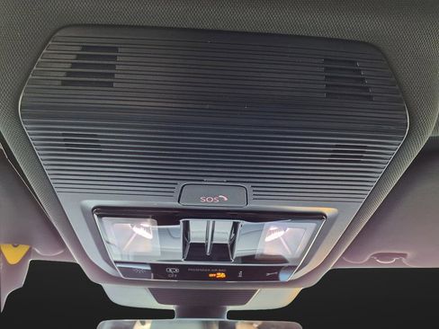 New 2026 Volkswagen Tiguan SE R-Line image 27