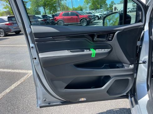 New 2026 Honda Odyssey Touring image 23