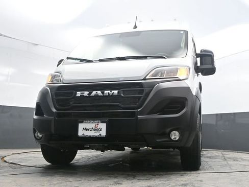 Used 2025 RAM ProMaster 2500 w/ Convenience Group image 28