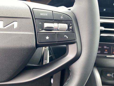 New 2026 Kia Sportage EX FWD image 16