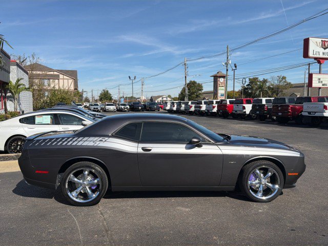 Used 2016 Dodge Challenger R/T w/ Sound Group RWD image 8