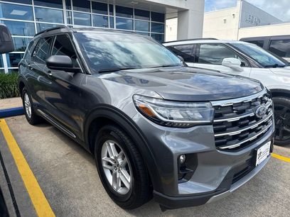 Used 2025 Ford Explorer Active w/ Active Comfort Package