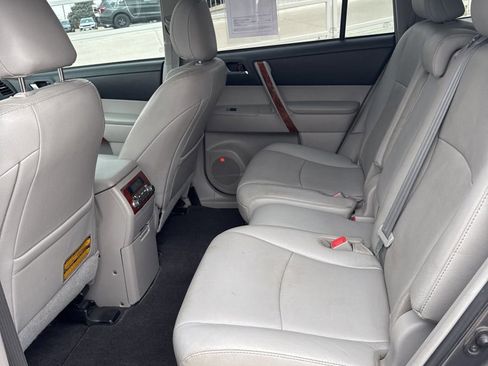 Used 2012 Toyota Highlander Limited w/ Tow Pkg image 22