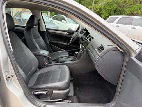 Used 2013 Volkswagen Passat 2.5 S FWD image 10