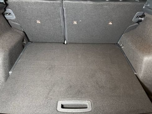 Used 2025 Nissan Kicks SR FWD image 22
