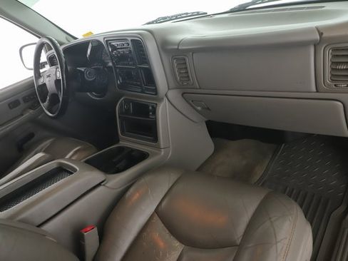 Used 2006 GMC Sierra 2500 SLT w/ Heavy-Duty Power Package image 26