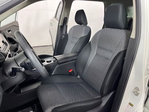Used 2023 Nissan Rogue SV AWD/4WD image 18