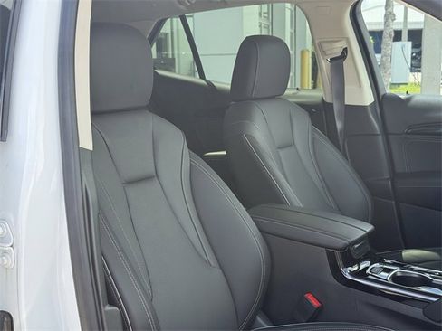 Used 2023 Buick Envision Essence image 19