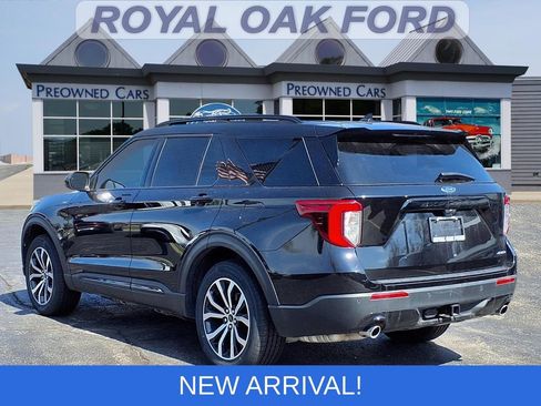 Used 2022 Ford Explorer ST-Line w/ Class IV Trailer Tow Package AWD/4WD image 2