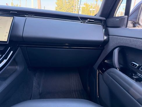 Used 2023 Land Rover Range Rover Sport SE Dynamic AWD/4WD image 17