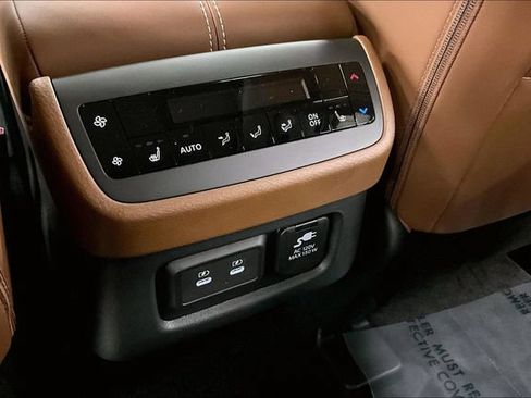 New 2026 Nissan Pathfinder Platinum w/ Cargo Package AWD/4WD image 22