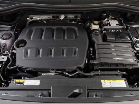 New 2025 Volkswagen Tiguan SE image 23