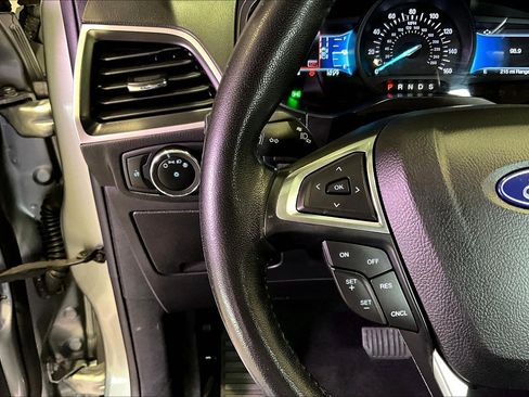 Used 2023 Ford Edge SEL AWD/4WD image 12