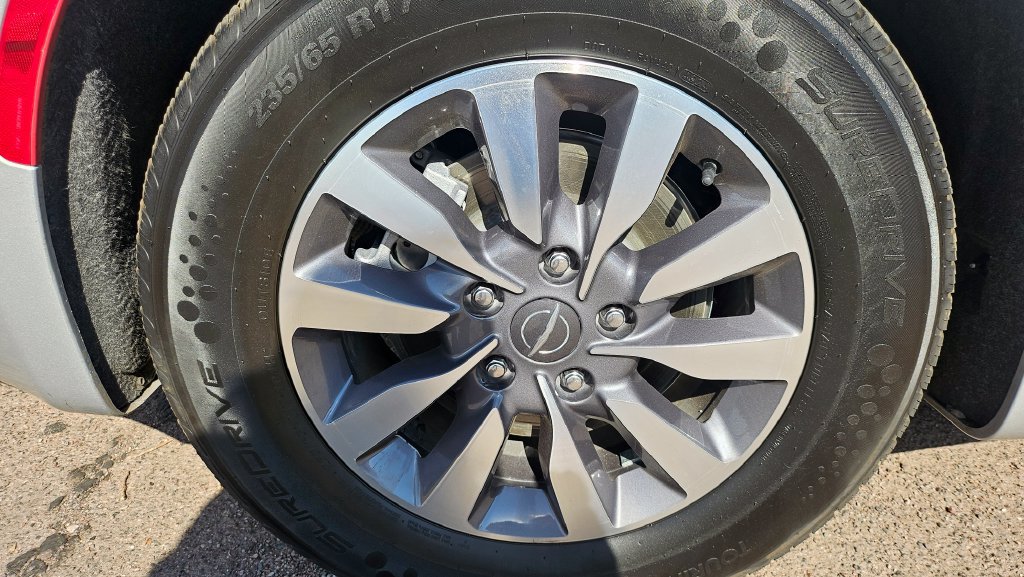 Used 2023 Chrysler Pacifica Touring-L FWD image 17