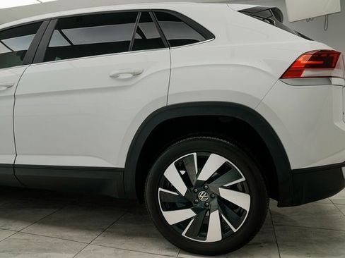 Used 2024 Volkswagen Atlas Cross Sport SE image 10