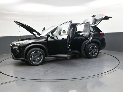 Used 2025 Nissan Rogue SV image 47