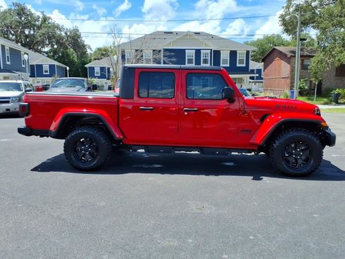 Used 2022 Jeep Gladiator Sport AWD/4WD image 6