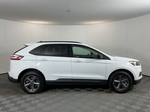 Used 2024 Ford Edge SEL w/ Sport Appearance Package AWD/4WD image 4