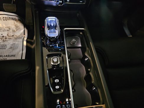 Certified 2026 Volvo XC60 T8 Ultra AWD/4WD image 25