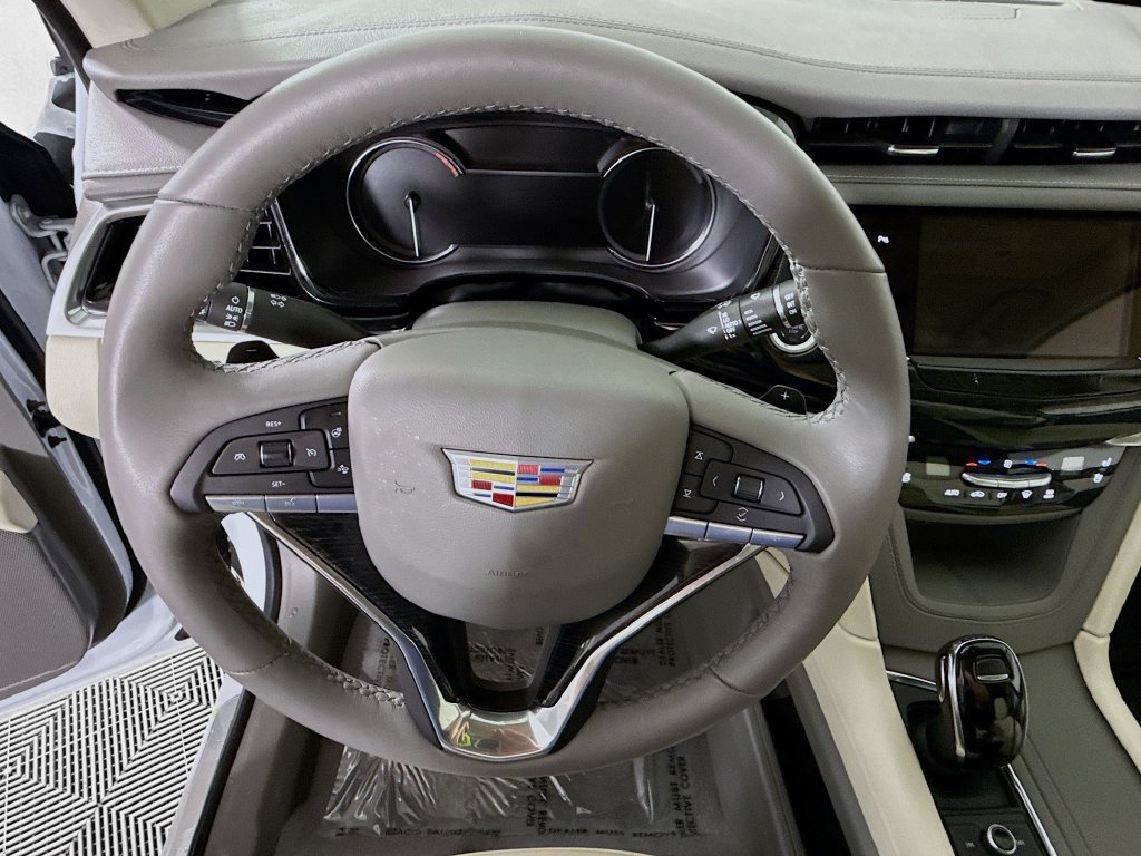 Used 2025 Cadillac XT6 Premium Luxury w/ LPO, Floor Liner Package AWD/4WD image 22