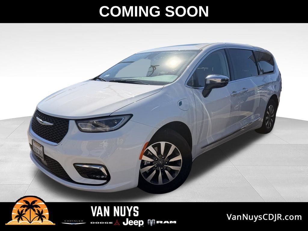Used 2023 Chrysler Pacifica Limited FWD image 1